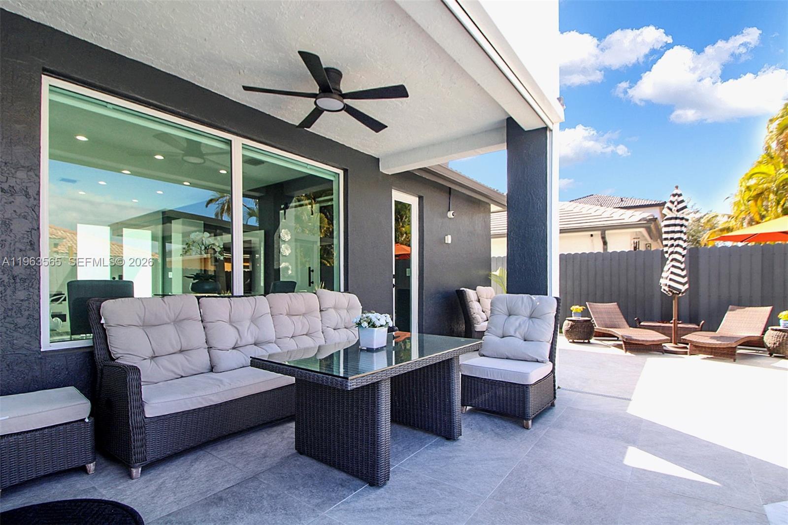 PARADISE REEF - Residential