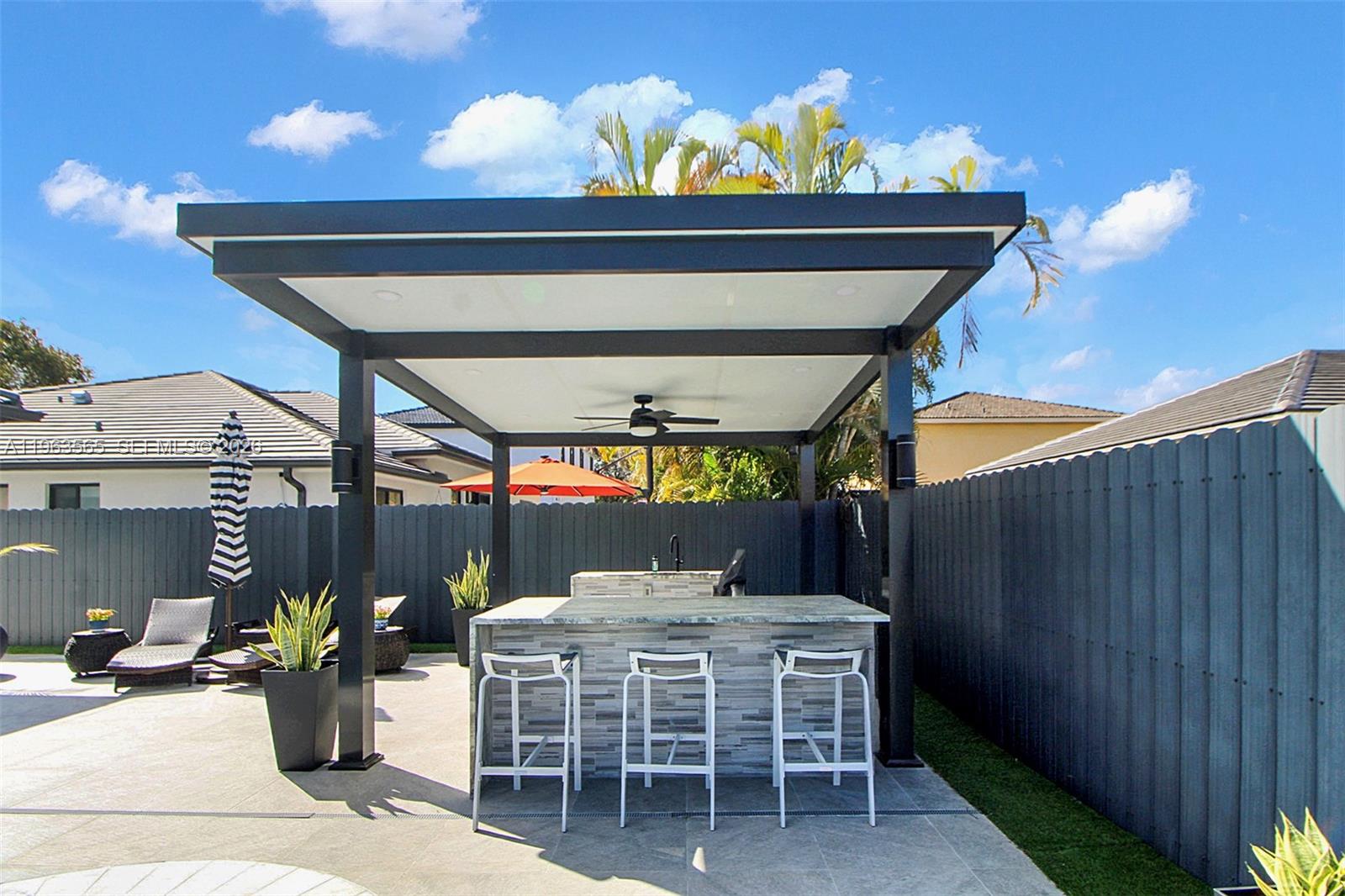 PARADISE REEF - Residential