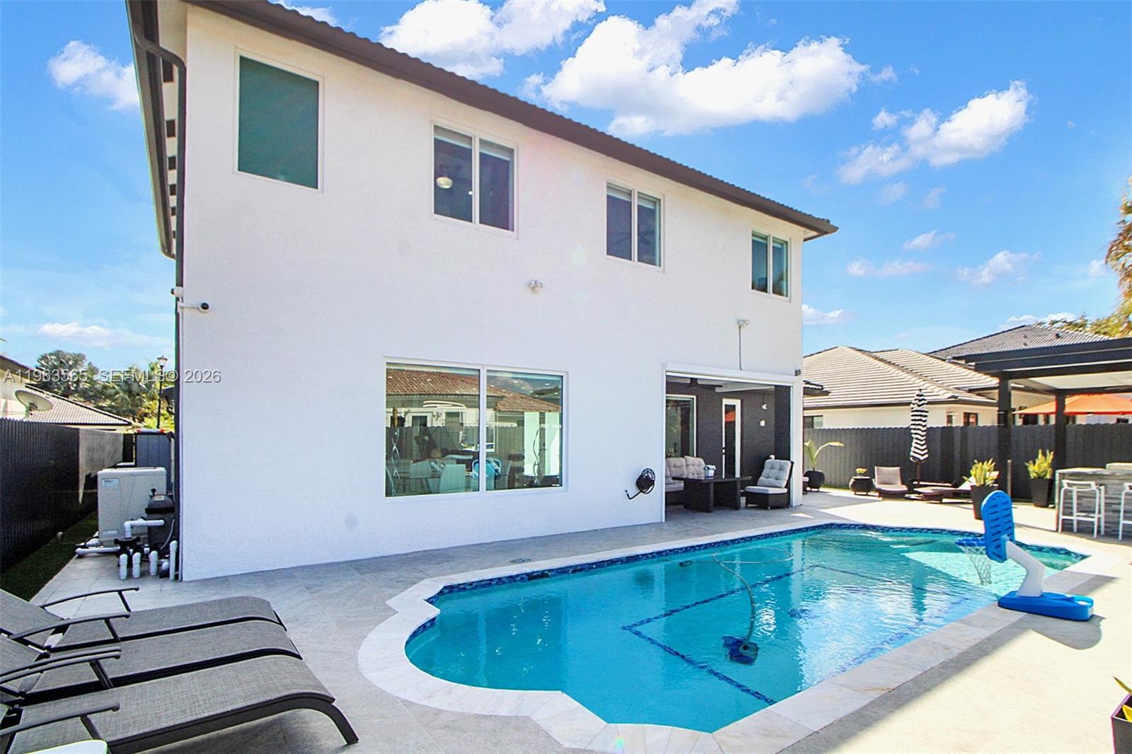 PARADISE REEF - Residential