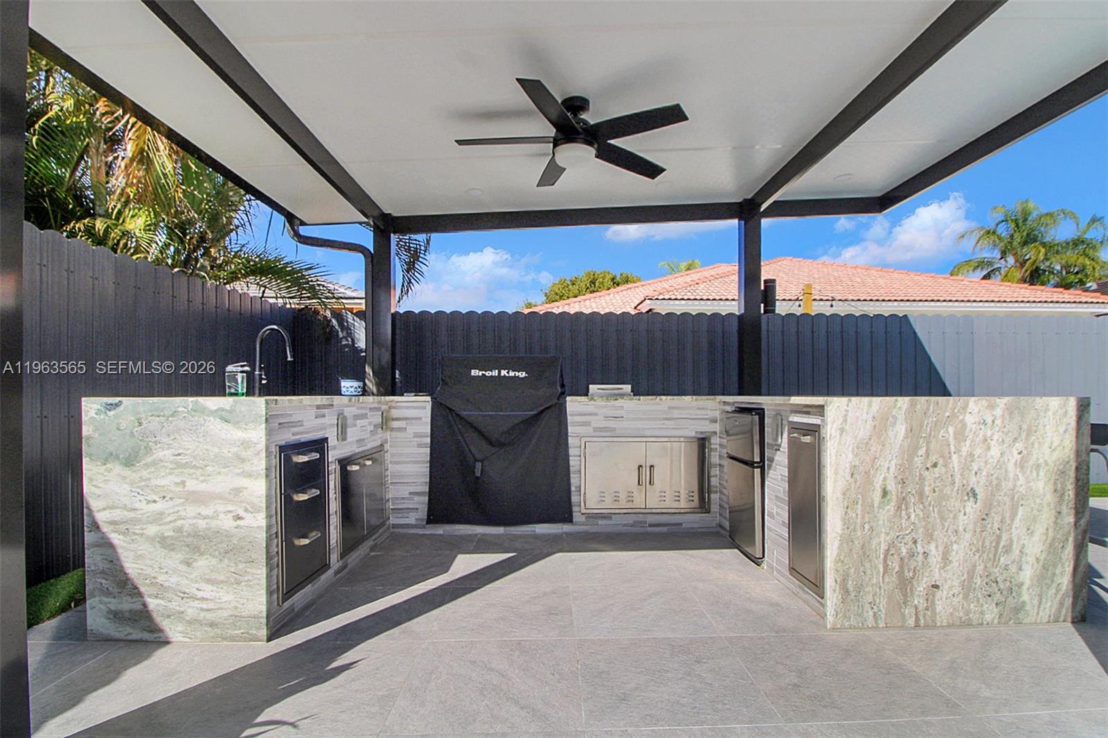 PARADISE REEF - Residential