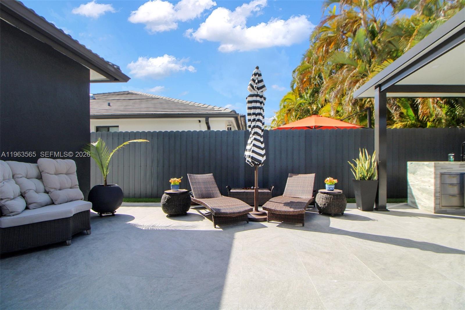 PARADISE REEF - Residential