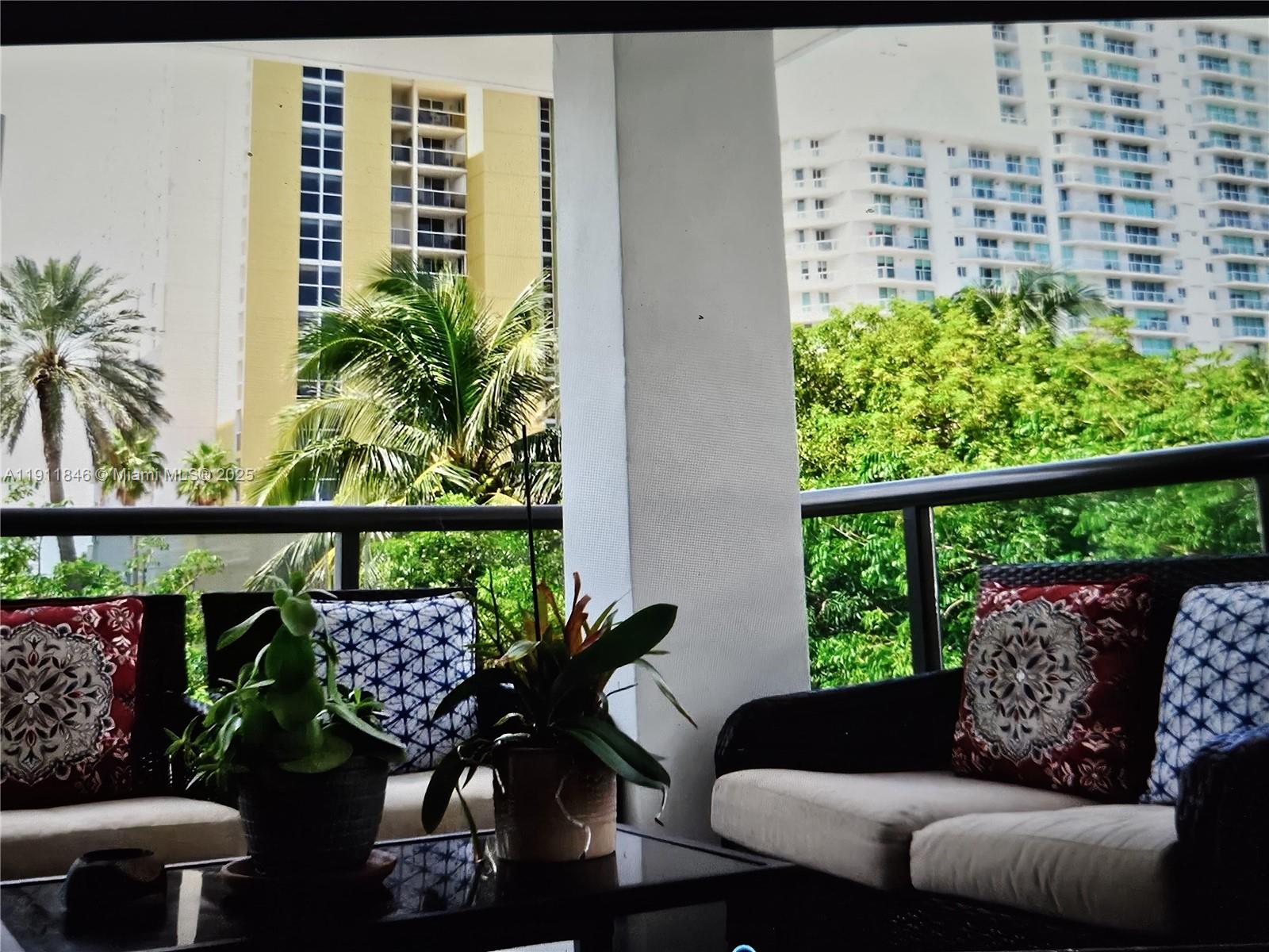 THE SURF CONDO - Residential