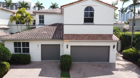 826 E Spinnaker Dr E Hollywood FL 33019