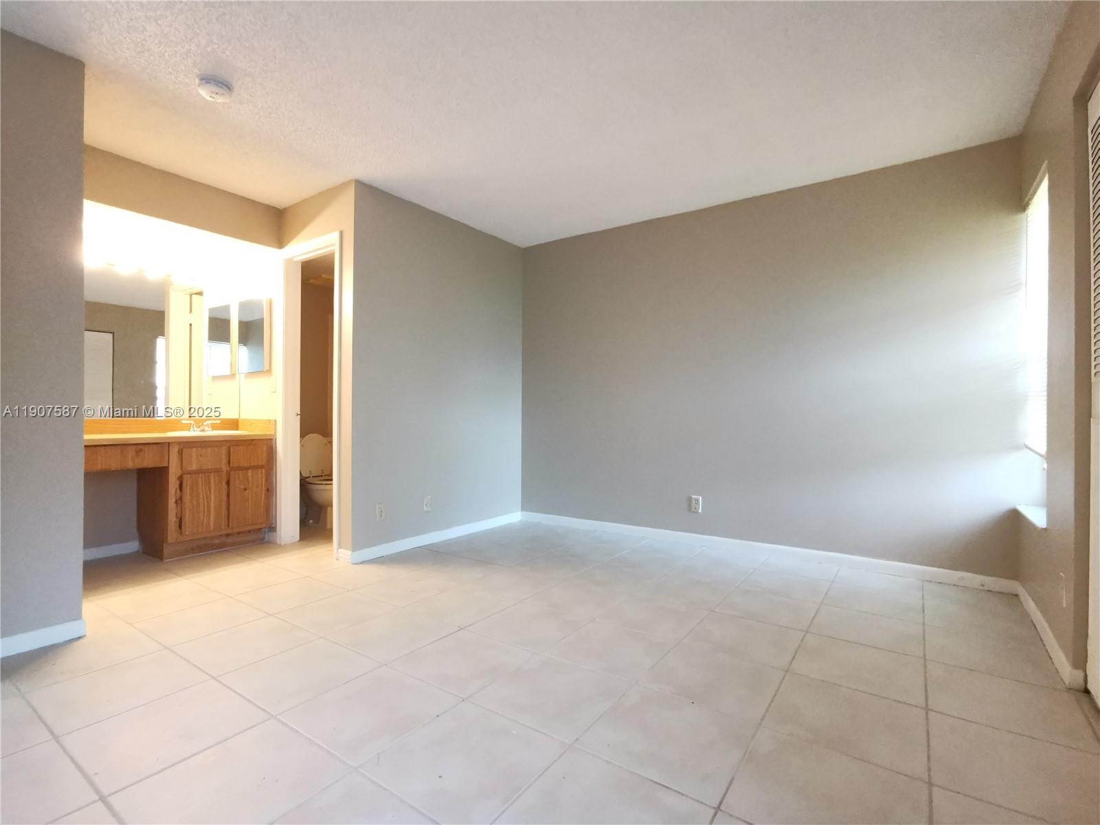 LAKEWOOD VILLAGE - Residential Lease