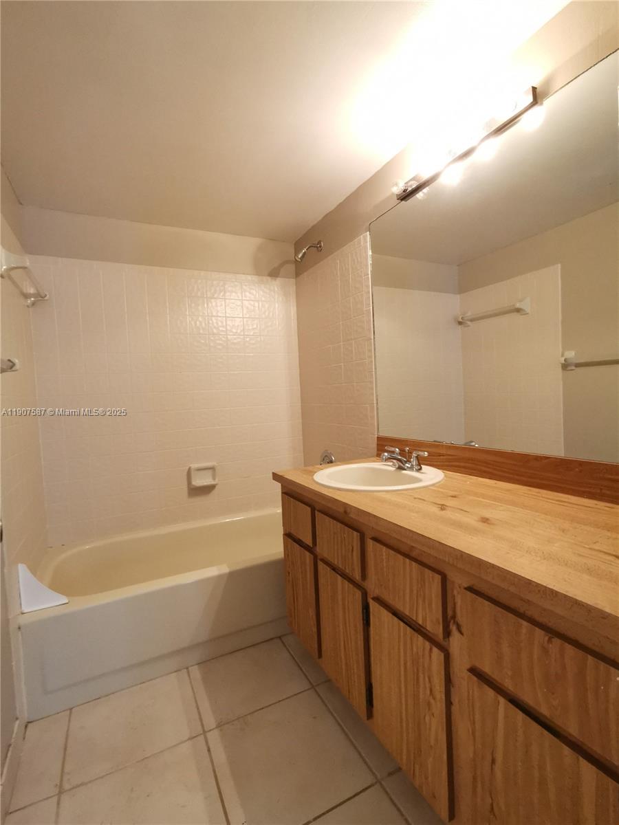 LAKEWOOD VILLAGE - Residential Lease