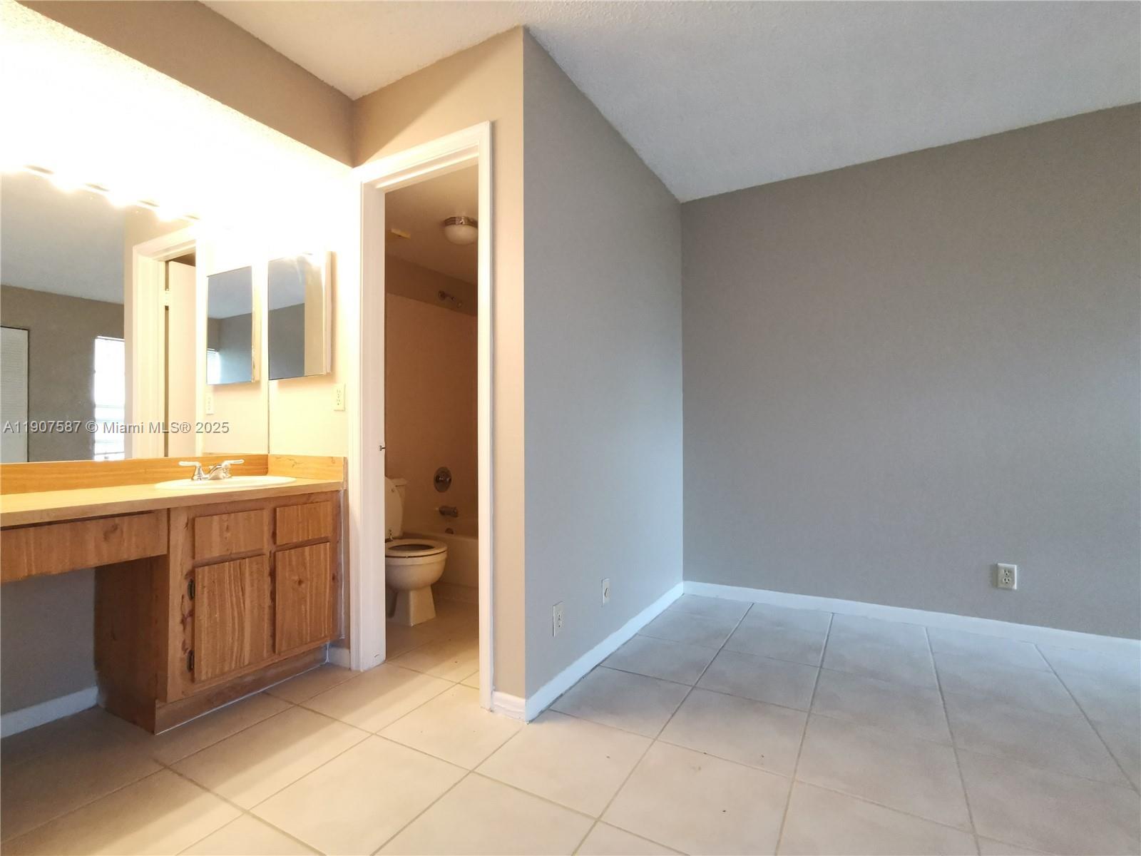 LAKEWOOD VILLAGE - Residential Lease