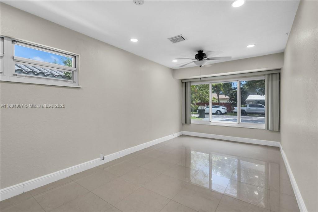 BROWARD HEIGHTS - Residential