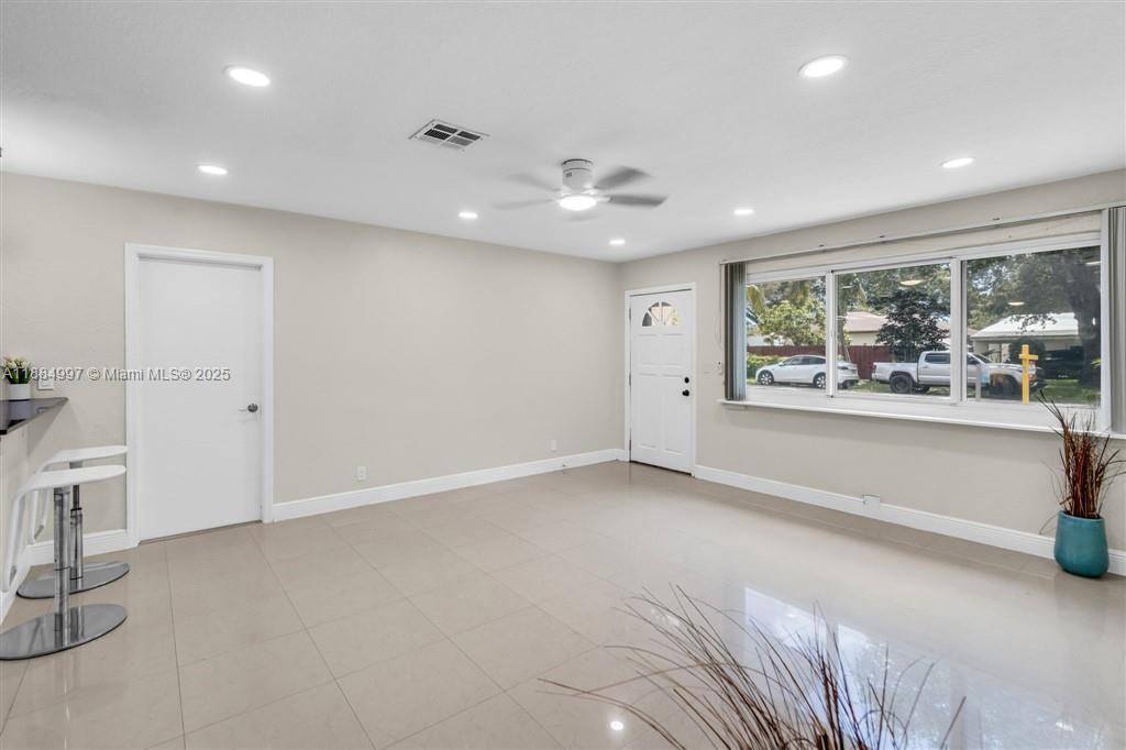 BROWARD HEIGHTS - Residential