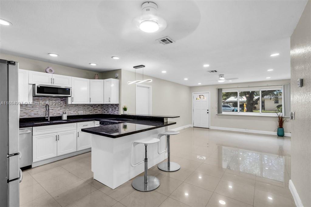 BROWARD HEIGHTS - Residential