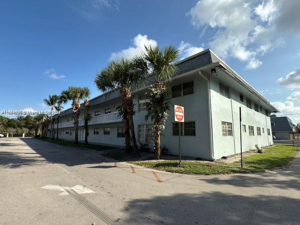 Photo of 4271 NW 5th St #108, Plantation, FL 33317 (MLS # A11863115)