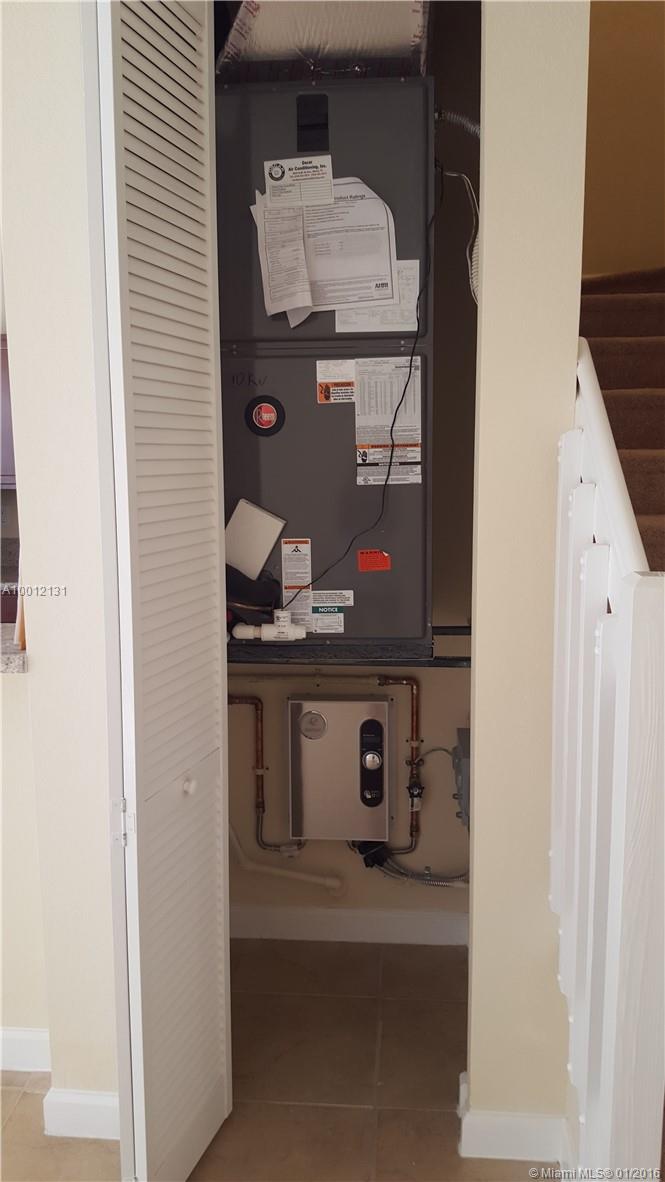 KENDALL SQUARE - Residential Lease