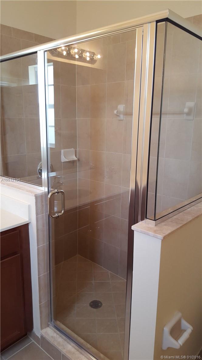 KENDALL SQUARE - Residential Lease