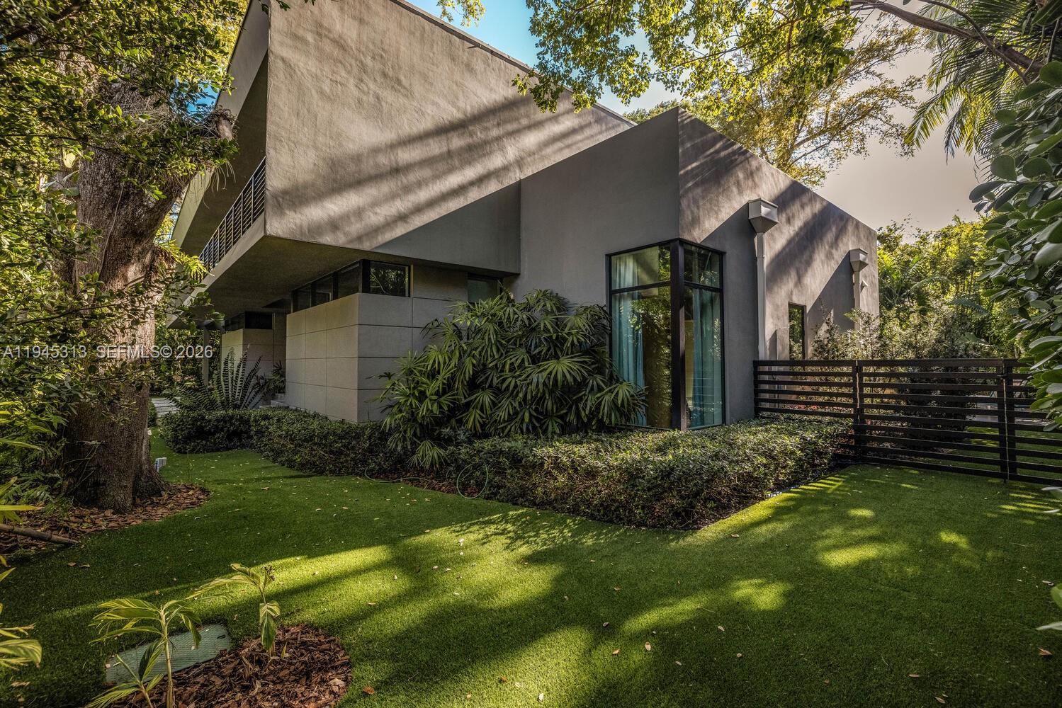 JOHN T PEACOCK EST - Residential