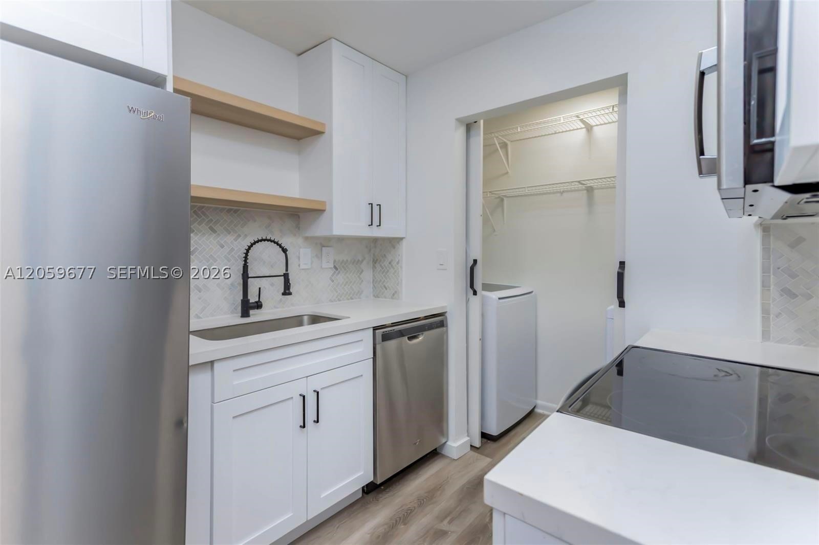 931 NE 199th St 201-22