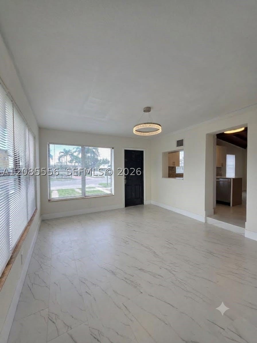 1589 NW 4th Ave