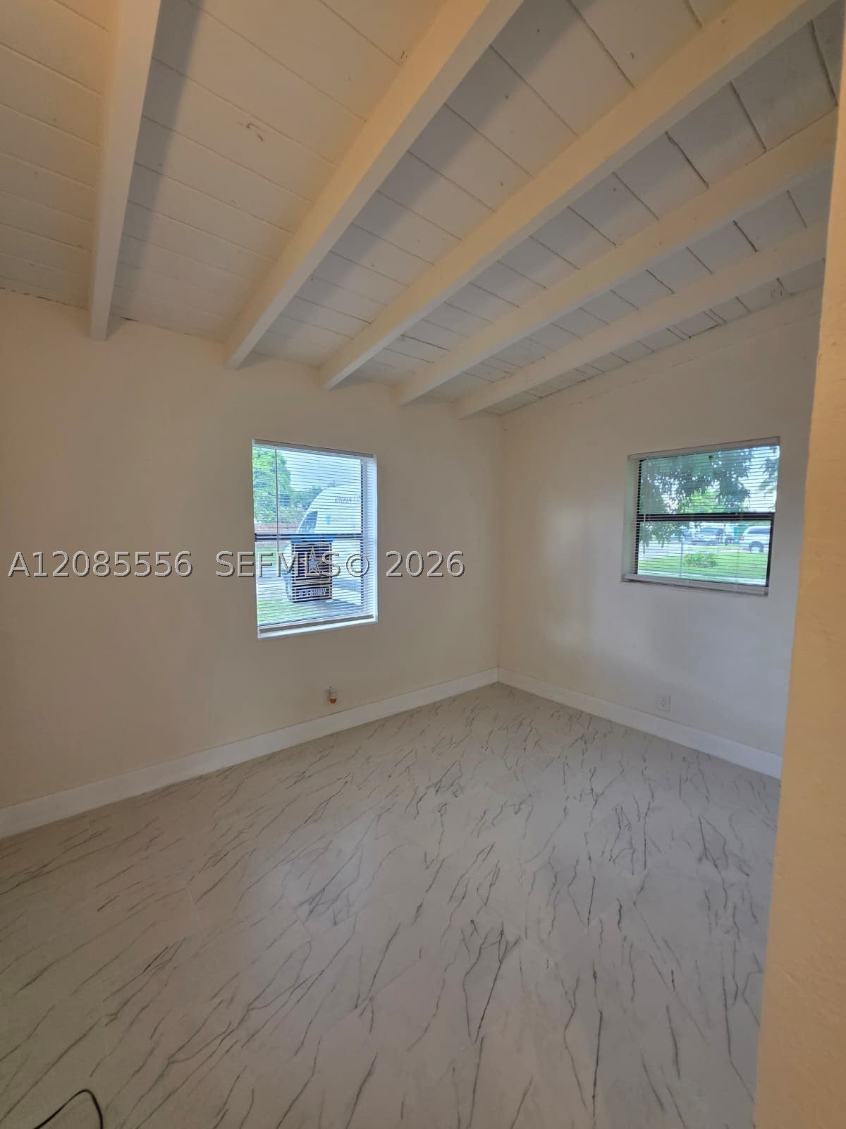 1589 NW 4th Ave