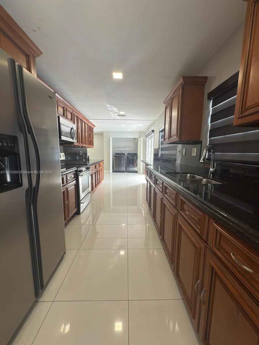 SUNSET WEST SEC1 - Residential Lease