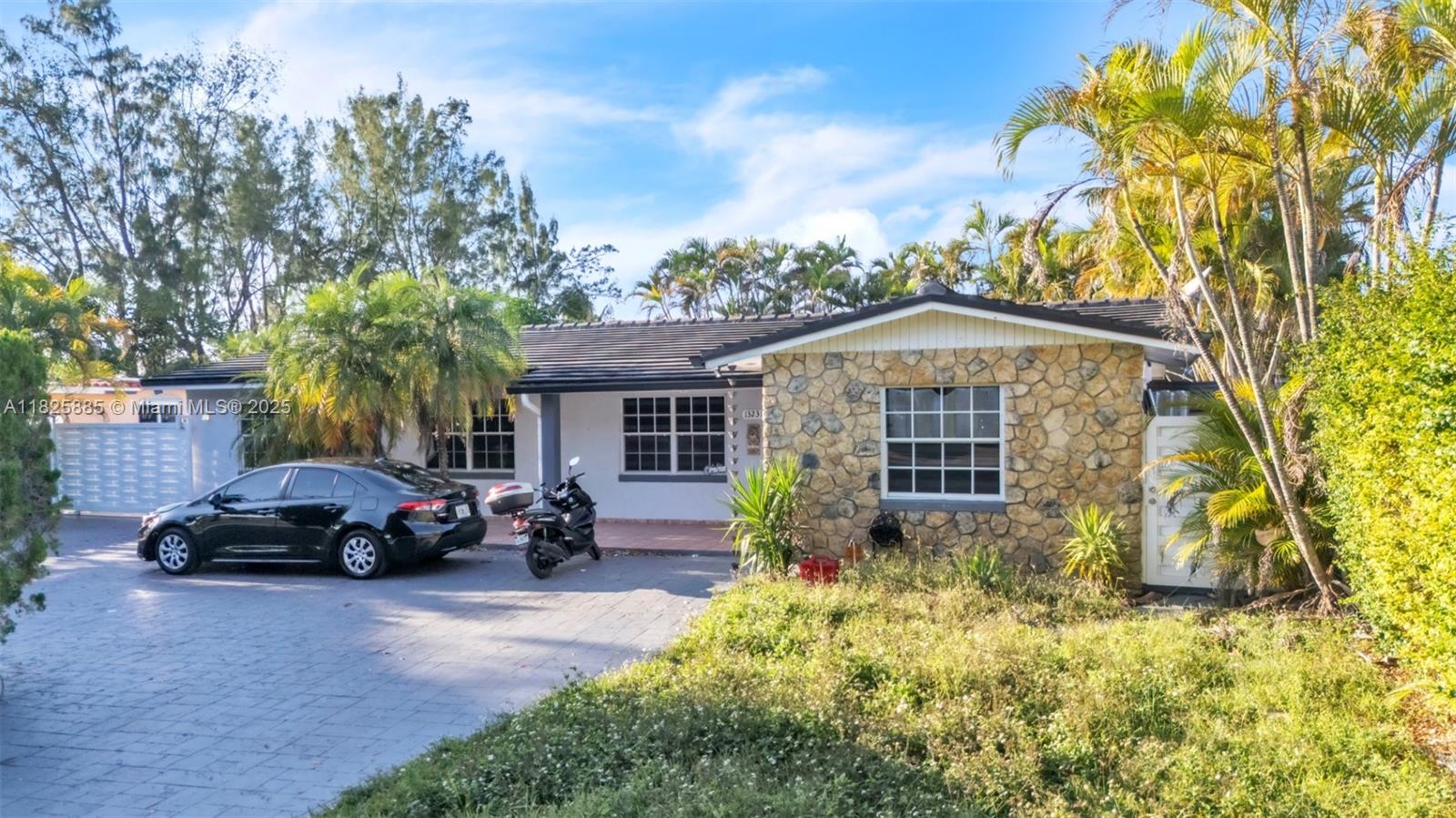 SUNSET WEST SEC1 - Residential Lease