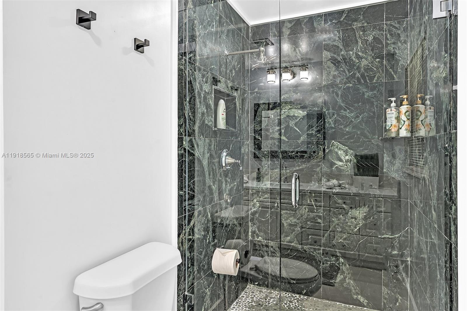 RIVER LANDS - Residential Lease