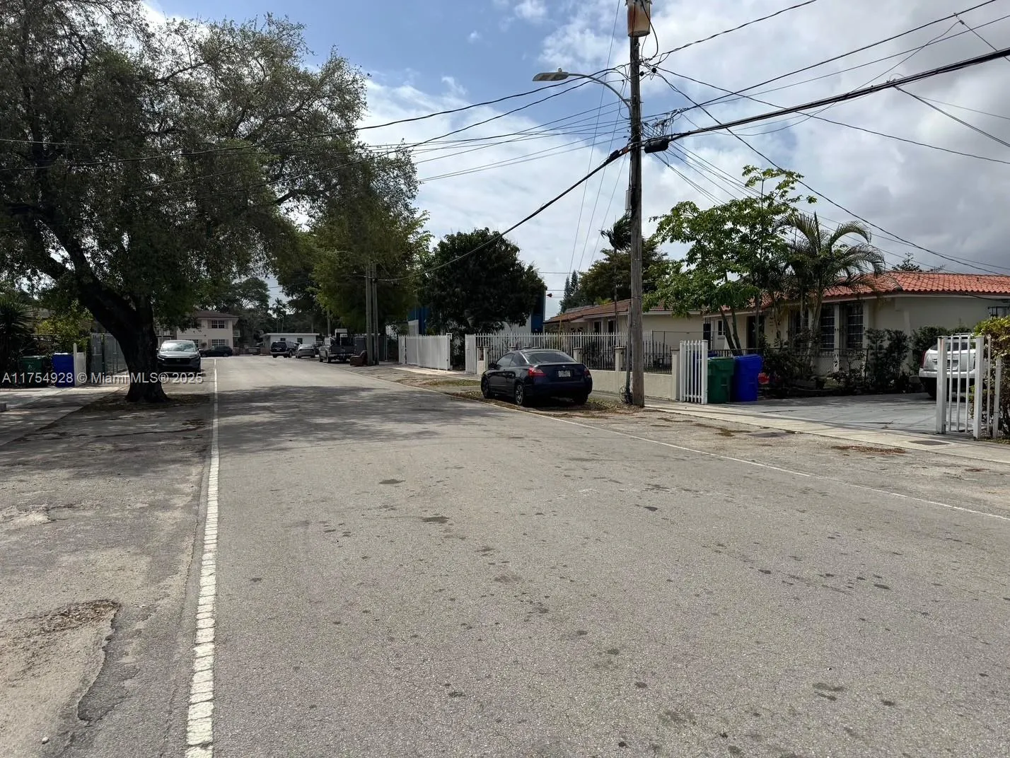 Miami, Florida 33126, United States, 2 Bedrooms Bedrooms, ,1 BathroomBathrooms,Residential,Active,82931