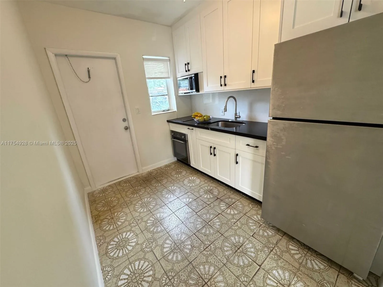 Miami, Florida 33126, United States, 2 Bedrooms Bedrooms, ,1 BathroomBathrooms,Residential,Active,82931