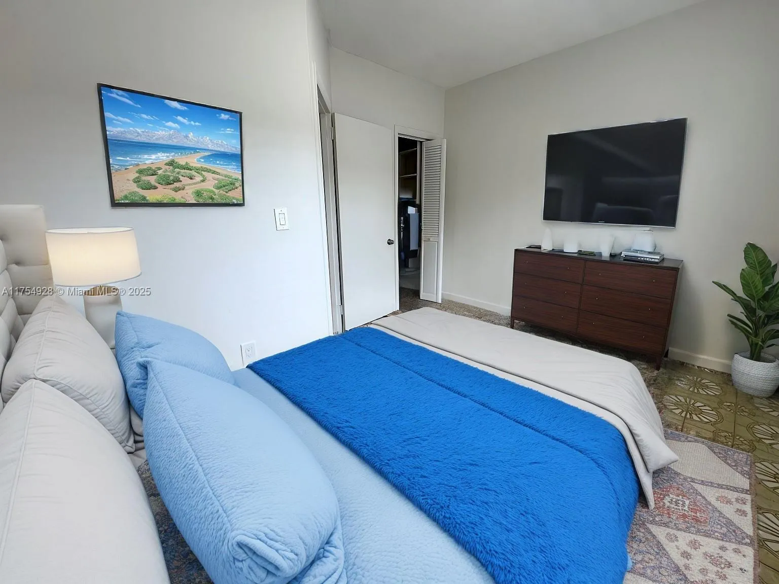 Miami, Florida 33126, United States, 2 Bedrooms Bedrooms, ,1 BathroomBathrooms,Residential,Active,82931