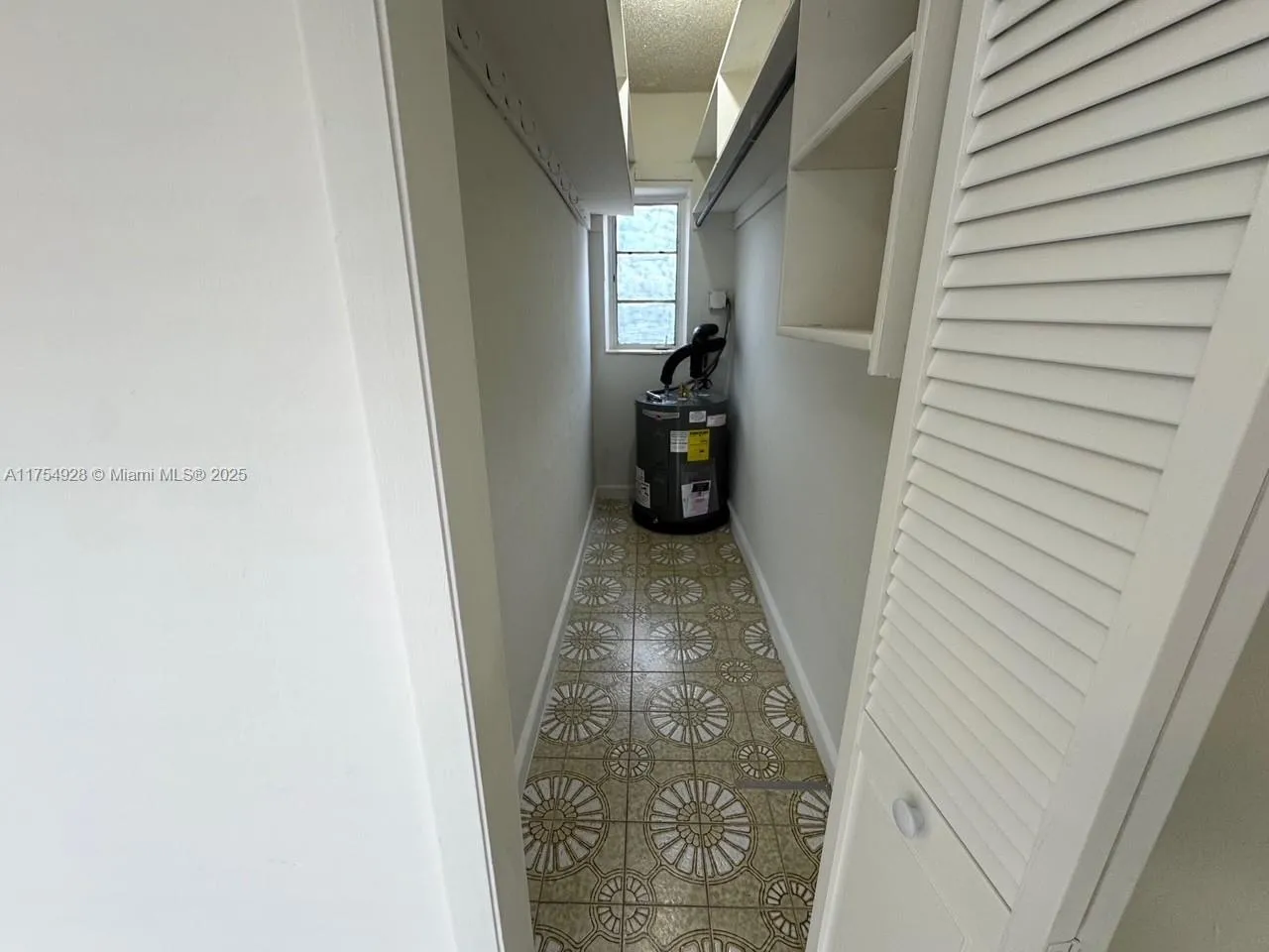 Miami, Florida 33126, United States, 2 Bedrooms Bedrooms, ,1 BathroomBathrooms,Residential,Active,82931