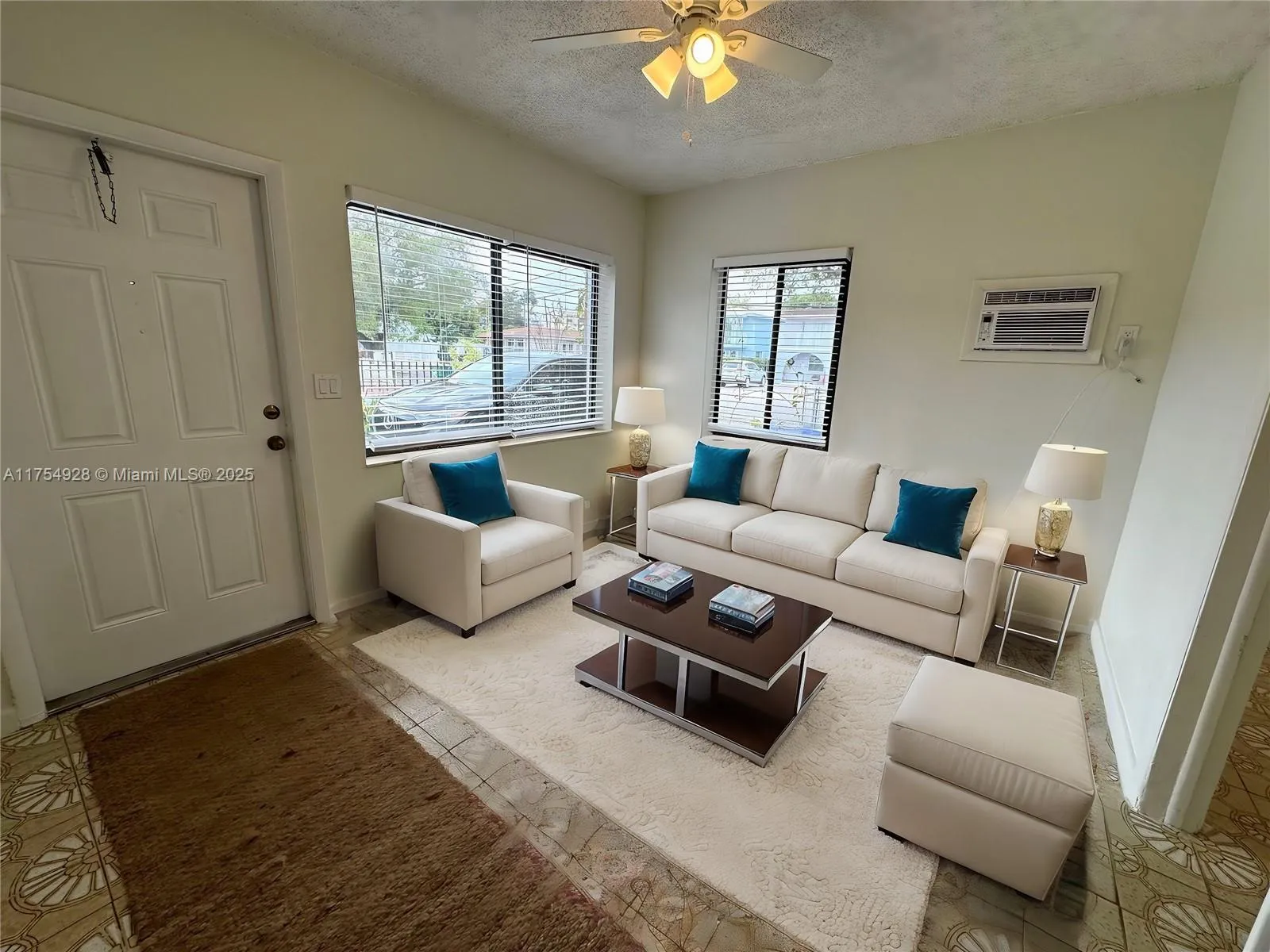 Miami, Florida 33126, United States, 2 Bedrooms Bedrooms, ,1 BathroomBathrooms,Residential,Active,82931