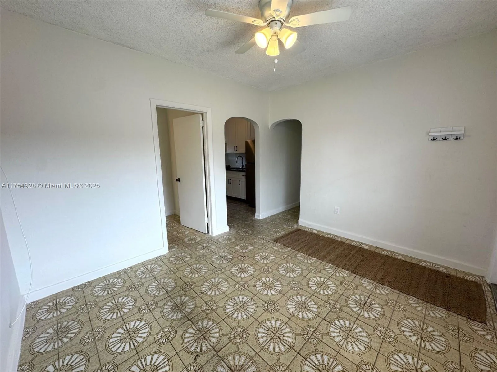 Miami, Florida 33126, United States, 2 Bedrooms Bedrooms, ,1 BathroomBathrooms,Residential,Active,82931