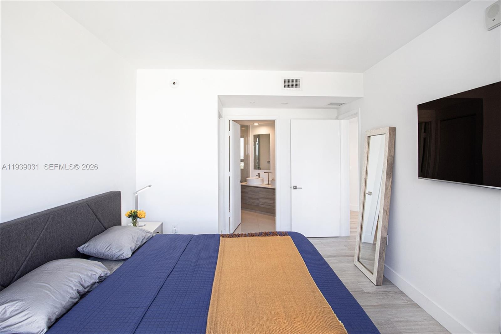 3401 MIDTOWN CONDO - Residential