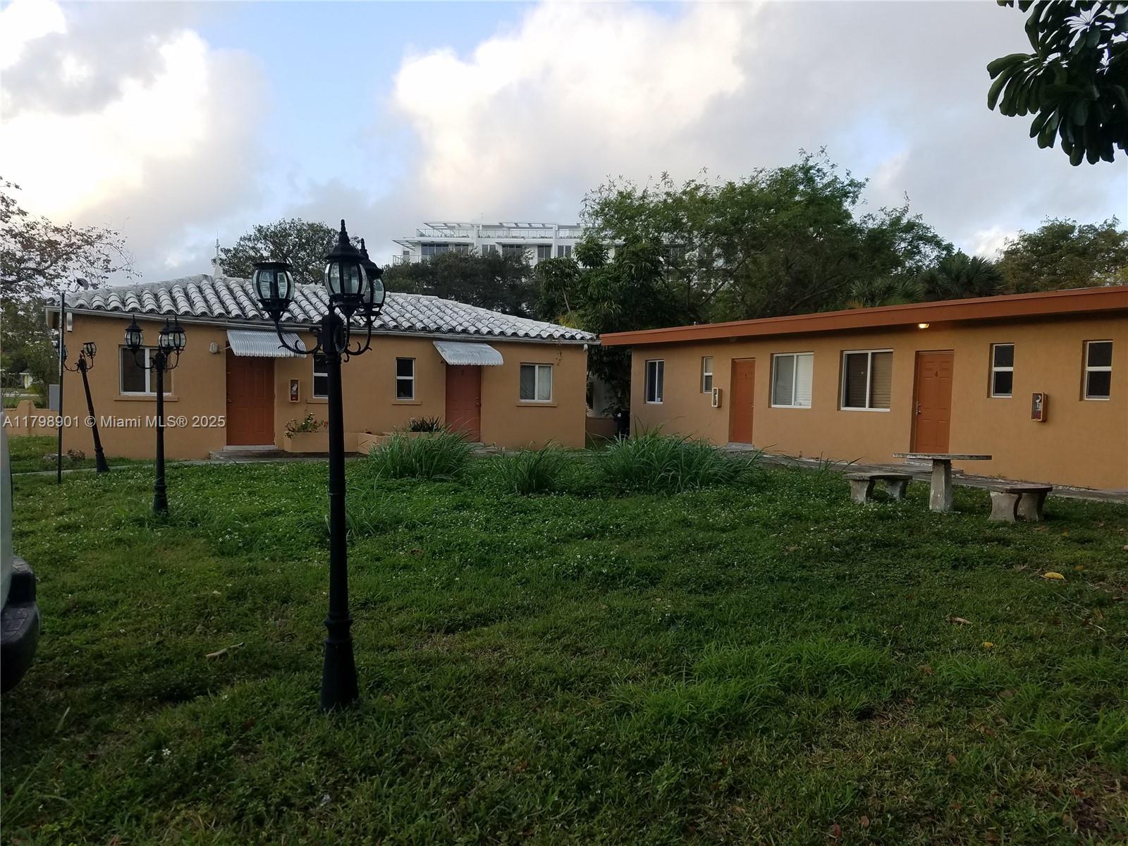 Rental Property at 13770 Ne 20th Pl 04, North Miami Beach, Miami-Dade County, Florida - Bathrooms: 1  - $1,200 MO.