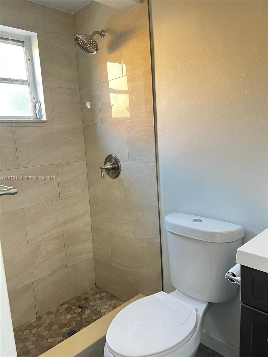 SUNRISE GOLF VILLAGE SEC - Residential Lease