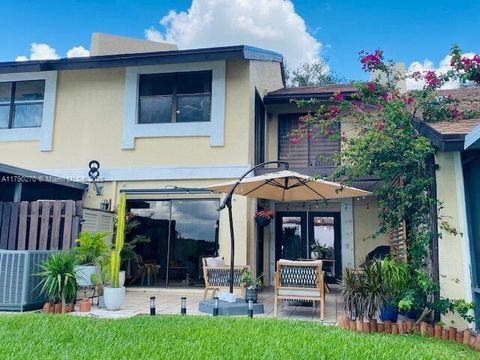 360 SW 97th Ave Pembroke Pines FL 33025