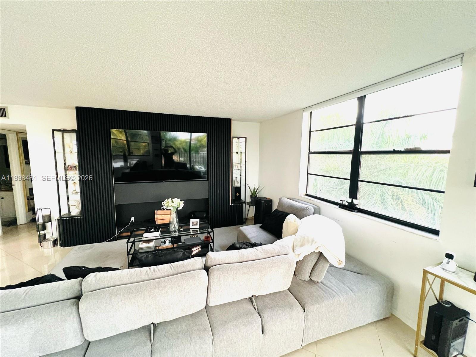 GATE THREE CONDO - Residential