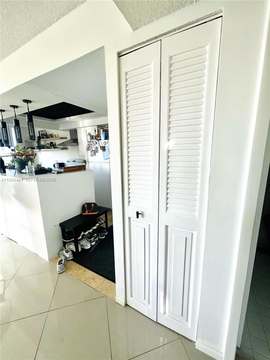 GATE THREE CONDO - Residential