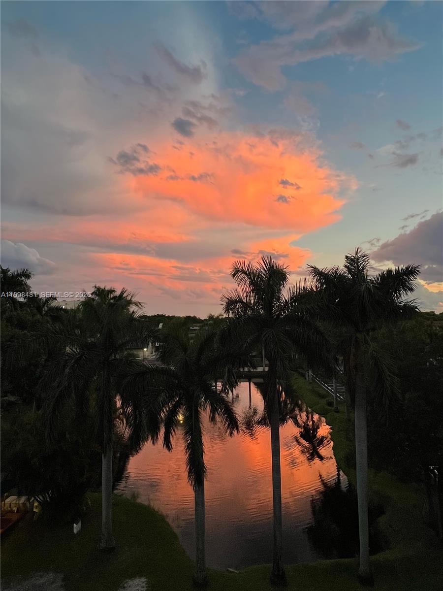 GATE THREE CONDO - Residential