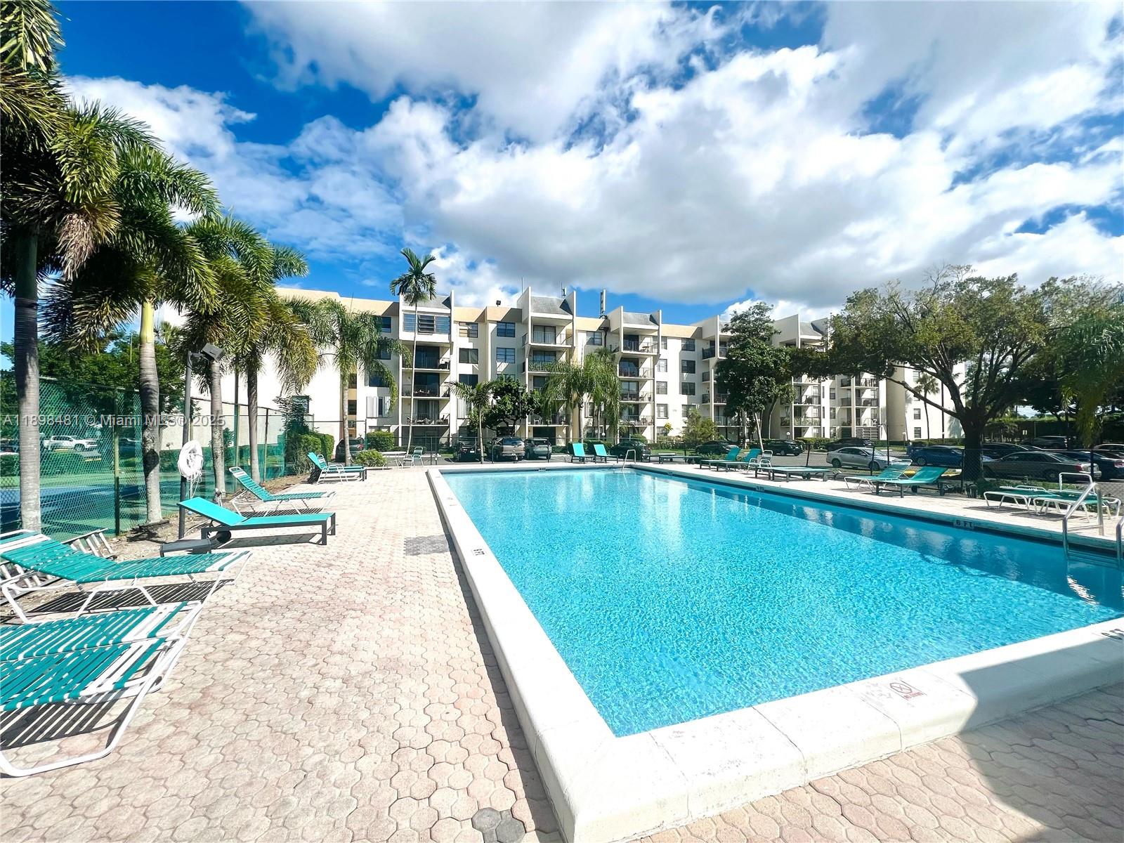 GATE THREE CONDO - Residential