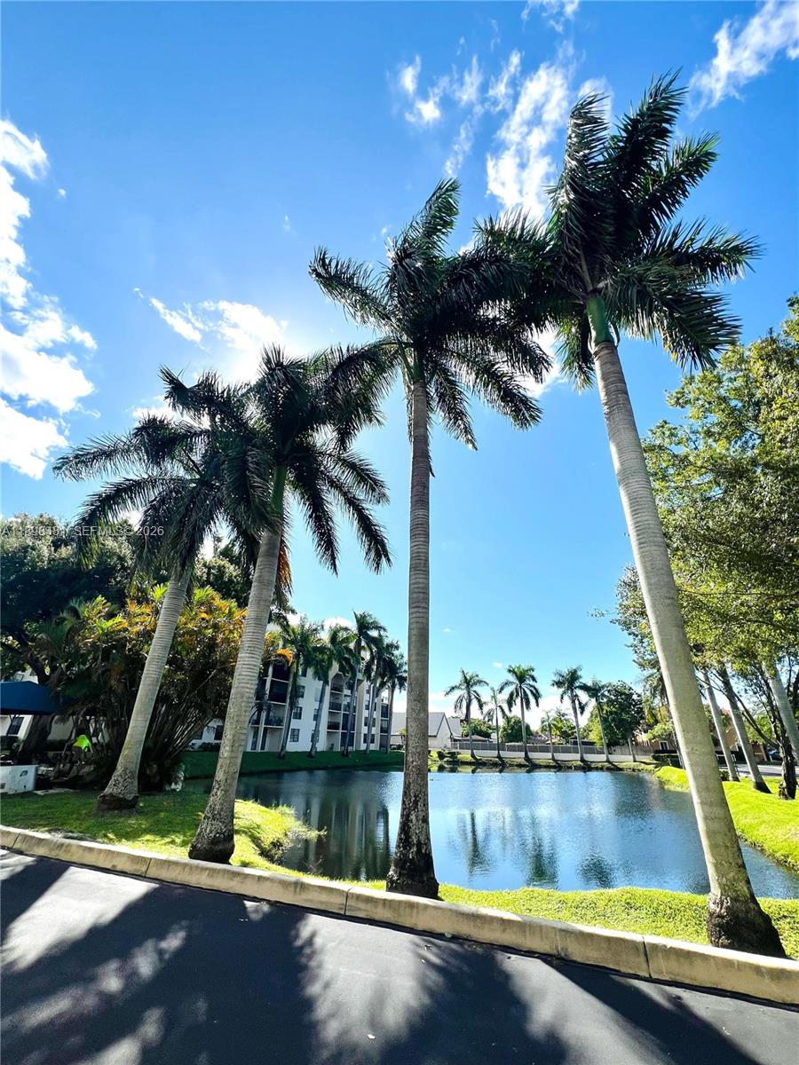 GATE THREE CONDO - Residential