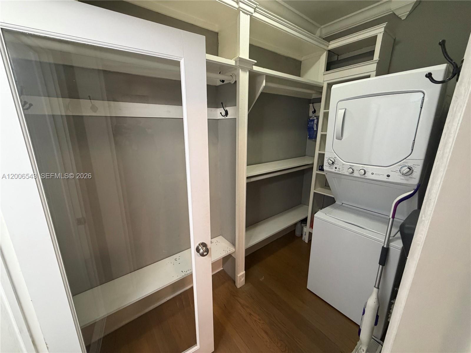 MENDOZA CONDO - Residential