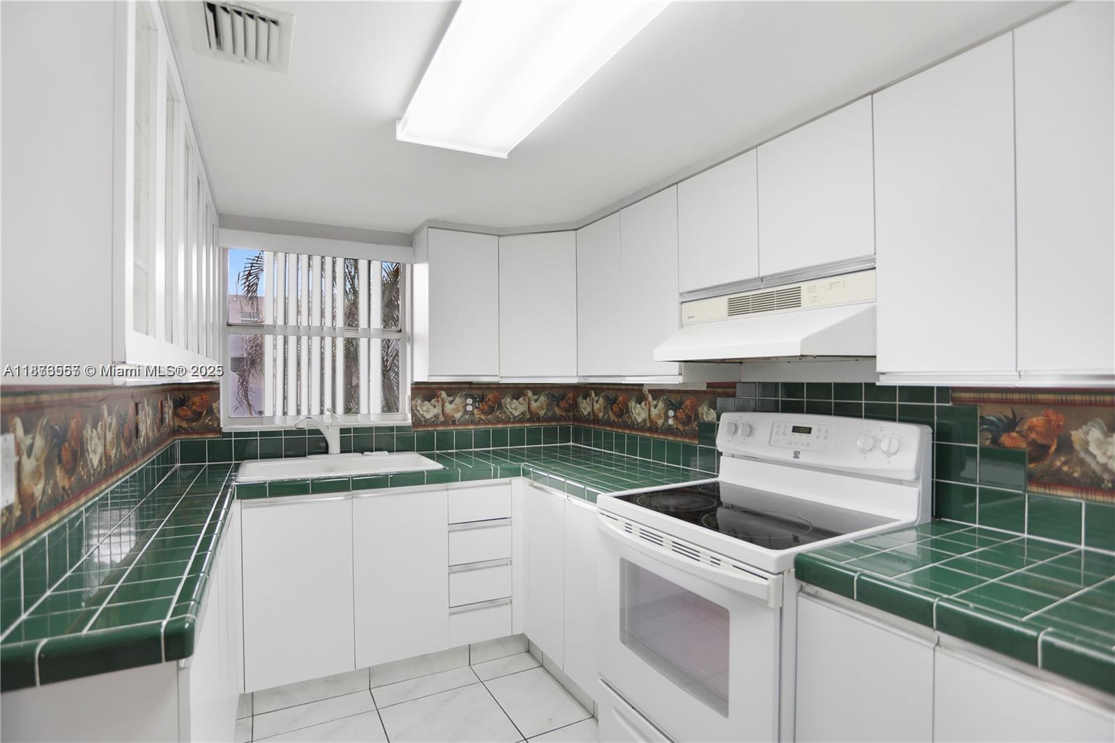Location!!! Amazing 1-bed/1.5 bath Condo located in the desirable community of Park East. This is centrally located (Flager & 87 Ave). Spacious unit with an open floor plan and ceramic tiles. Large master with walk-in closets, a large storage area, and a washer and dryer inside the unit. Assigned Parking and plenty of guest parking spaces. Maintenance includes water & sewer, recreational BBQ areas, pool, and night security. Excellent schools. In a few minutes from Miami International Airport, No​​‌​​​​‌​‌​​​‌‌​​​‌‌‌​​‌​​‌‌​​​​ Pets.