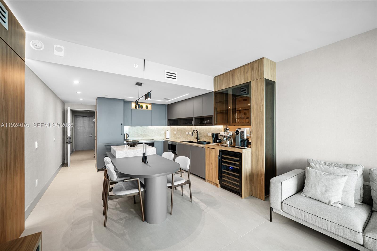 ONE PARAISO CONDO - Residential