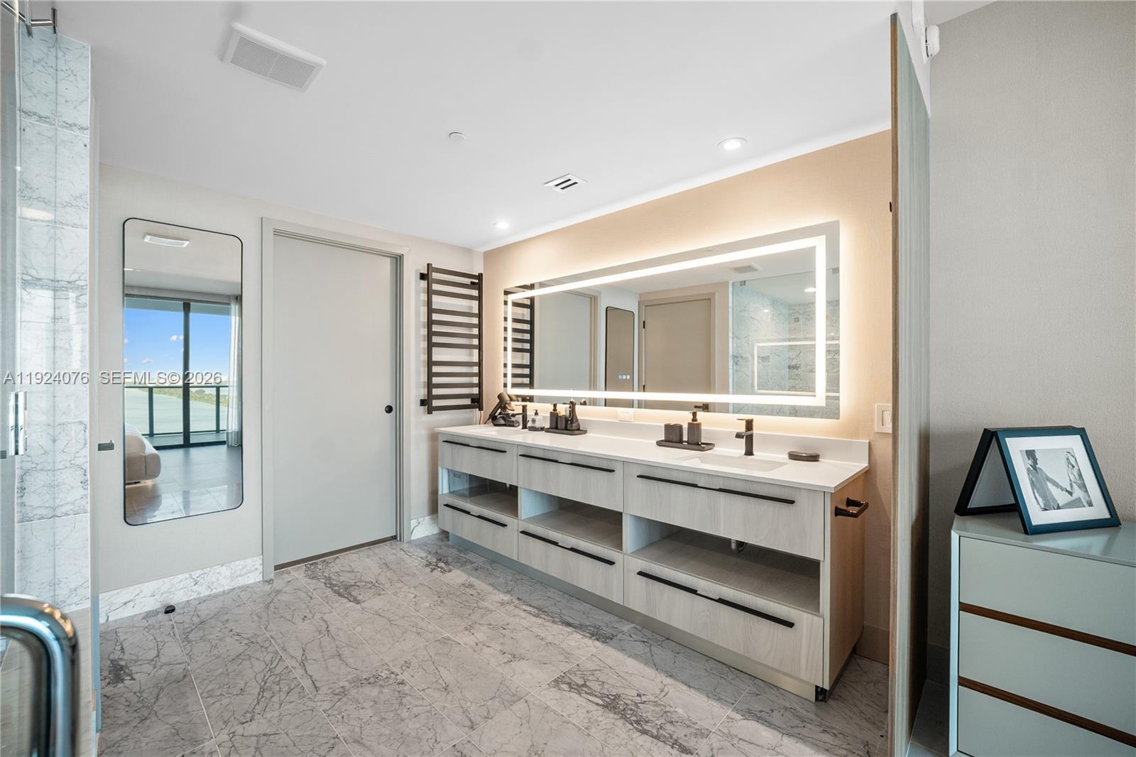 ONE PARAISO CONDO - Residential