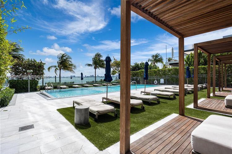 ONE PARAISO CONDO - Residential