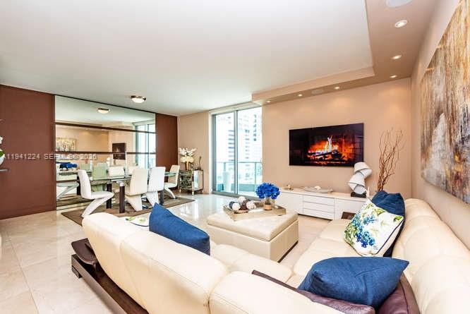 JADE RESIDENCES BRICKELL - Residential