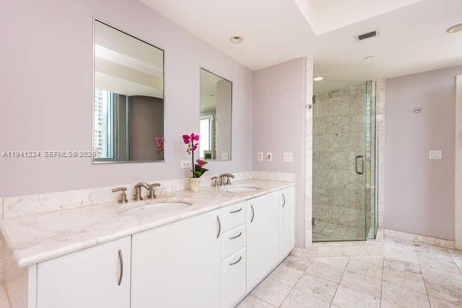 JADE RESIDENCES BRICKELL - Residential