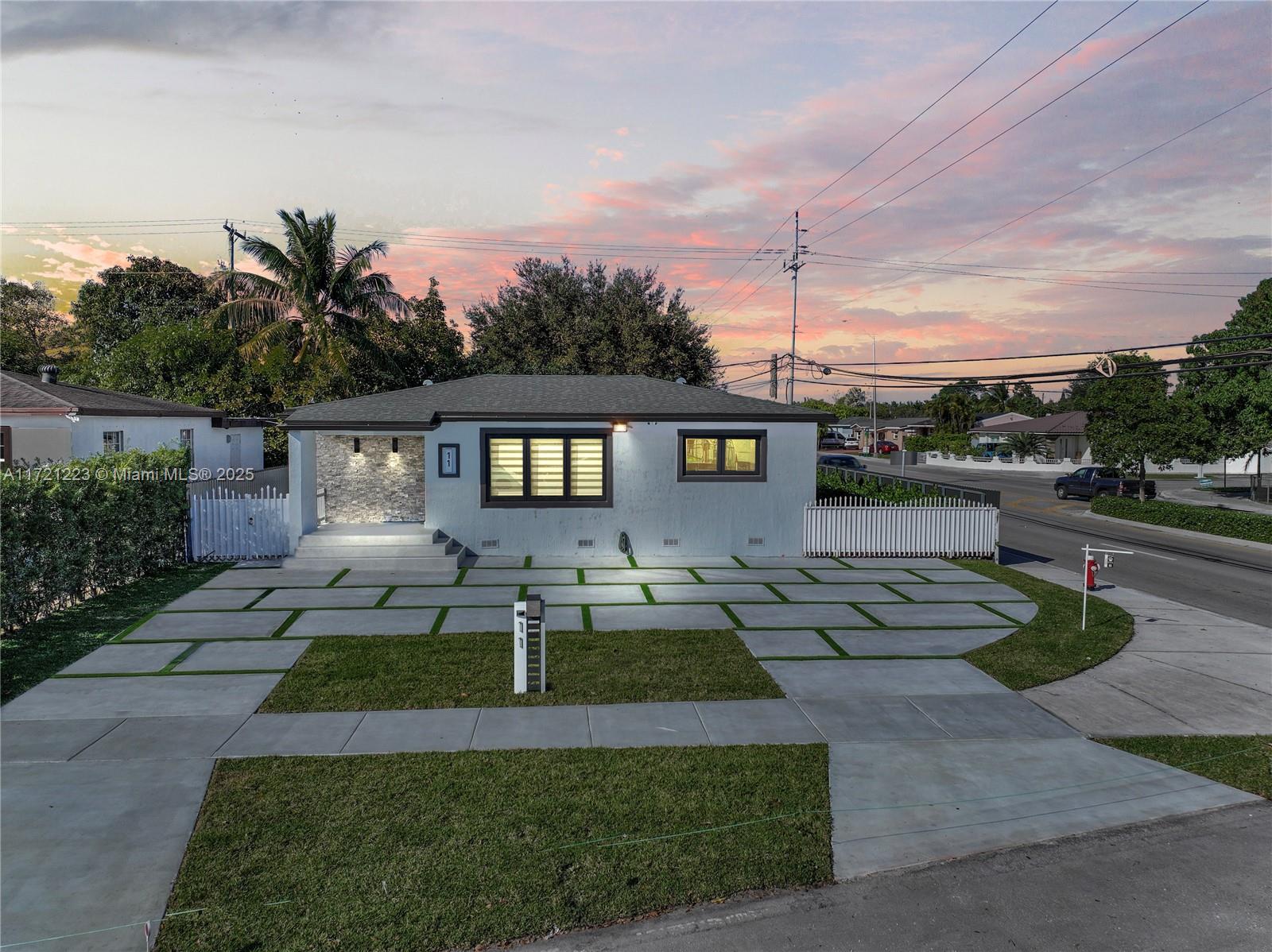 11 W 59th St, Hialeah, Miami-Dade County, Florida - 4 Bedrooms  
4 Bathrooms - 