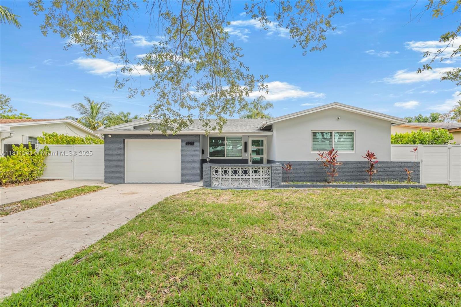 4905 Johnson St, Hollywood, Broward County, Florida - 4 Bedrooms  
2 Bathrooms - 
