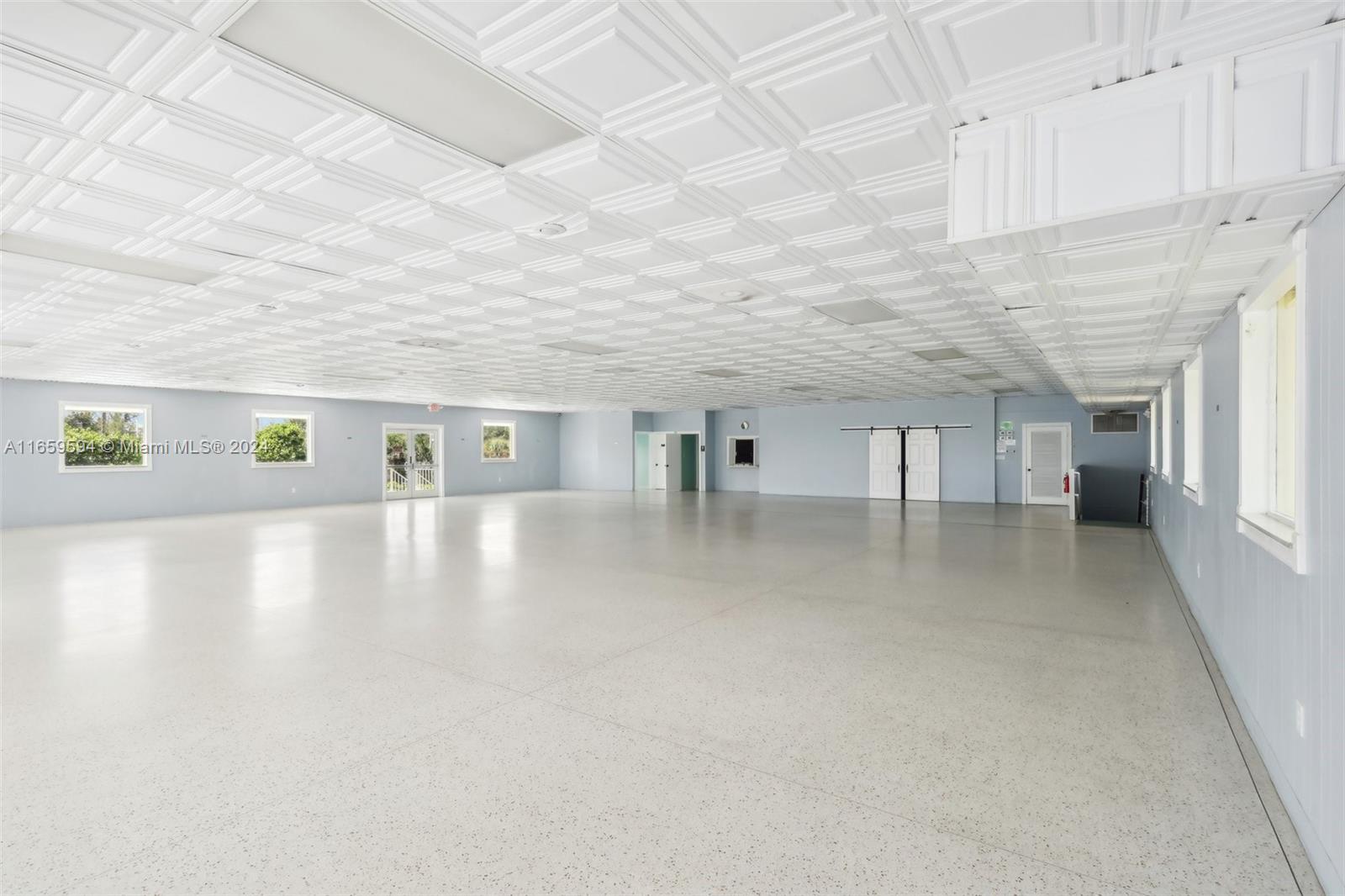 WINDMILL VILLAGE BY THE S - Residential