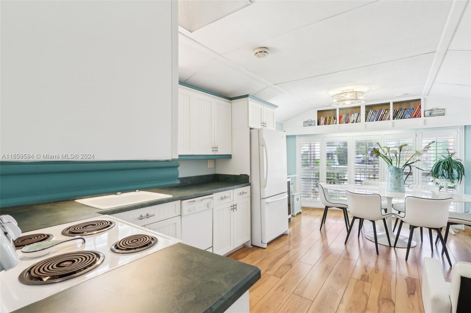 WINDMILL VILLAGE BY THE S - Residential