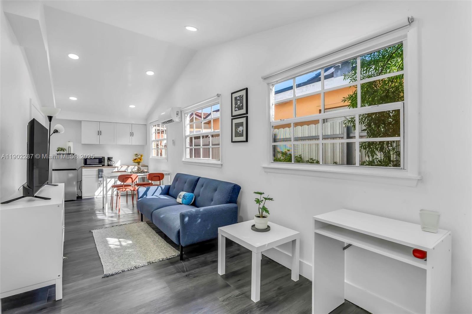 BILTMORE VILLAS SEC II - Residential